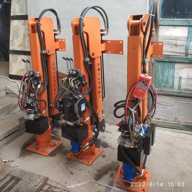 甘井子区重汽蓝牌随车吊 3.2吨 国六动力强 液压驱动 农用自卸起重机